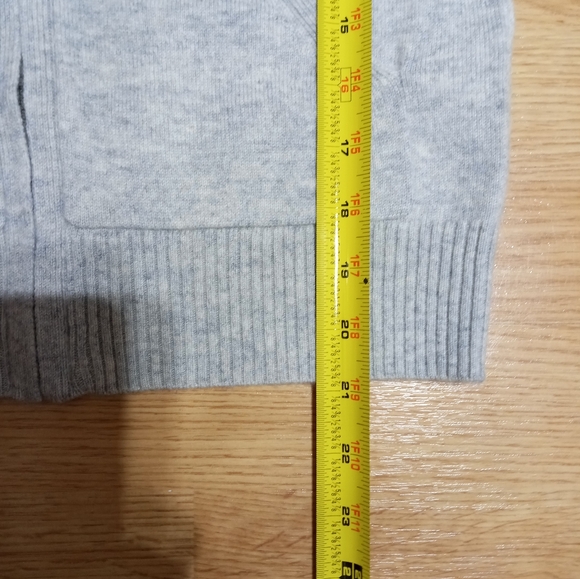 Abercrombie and Fitch 100% cashmere zippered hoodie cardigan. NWOT. Size xxs. - Picture 11 of 11